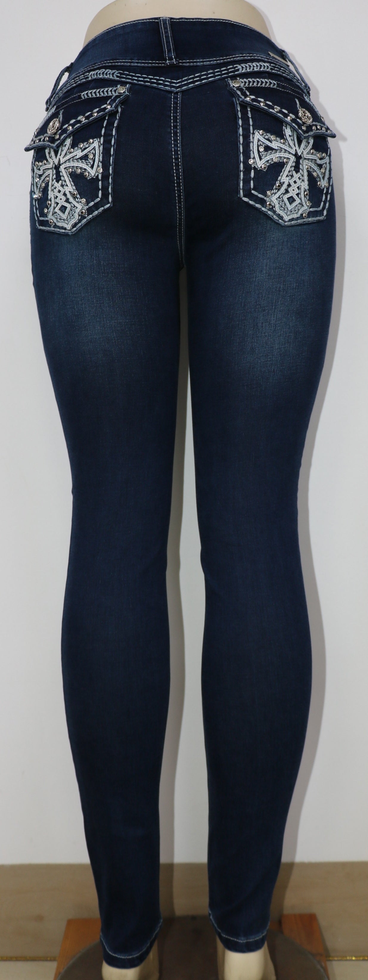 USC-F030 Sexy White Tess Levanta Cola Jeans