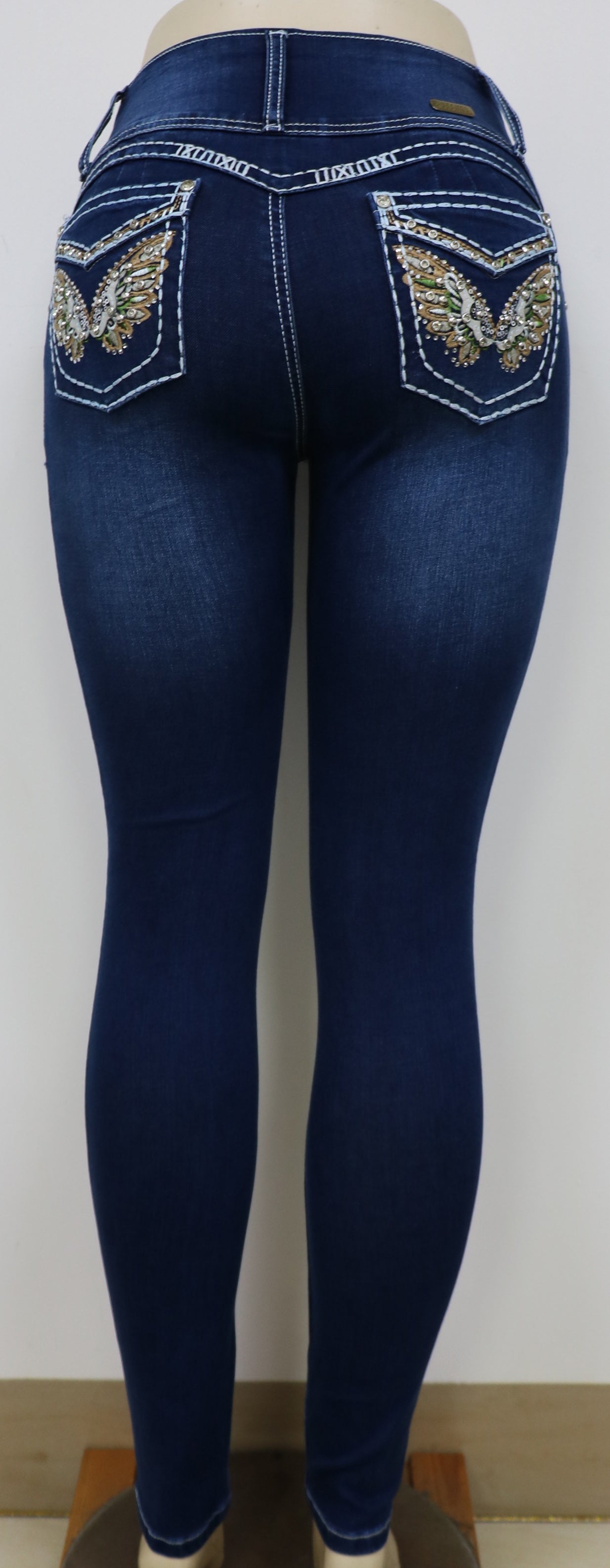 USC-F037 Sexy Avery Levanta Cola Jeans