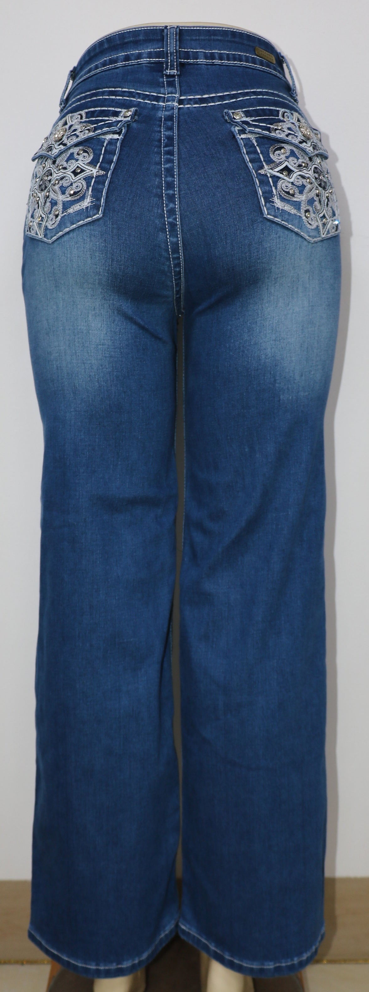 USC-F053 Sexy Fiona Levanta Cola Jeans