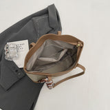 TR-10130023476 Bolso tote de piel sintética con lazo en contraste