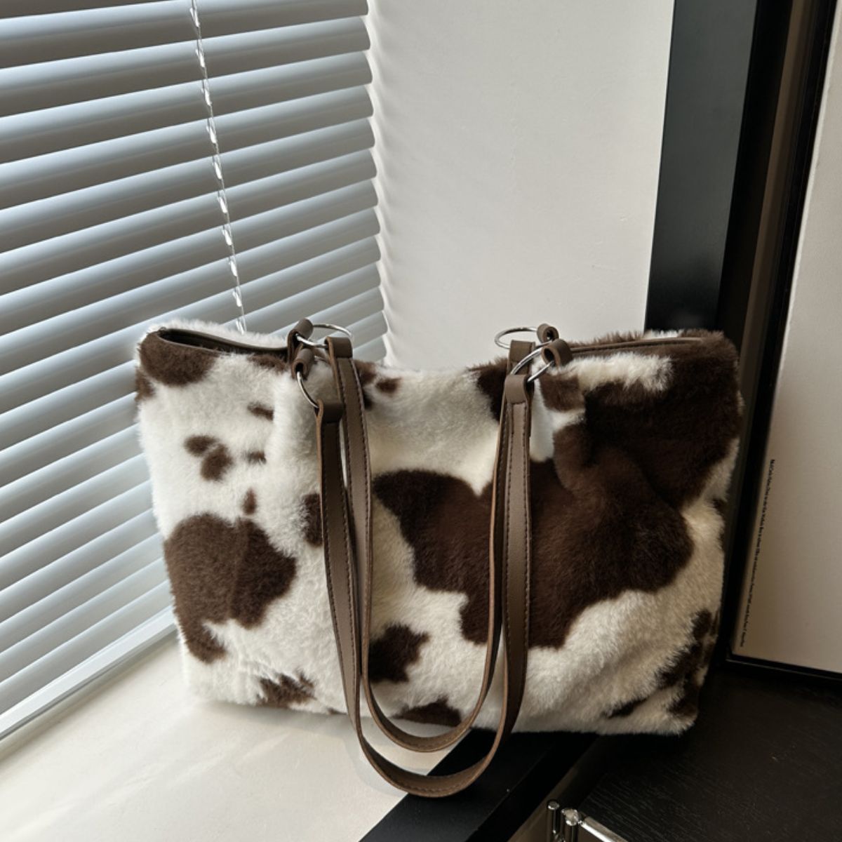 TR-10070063473 Cow Print Furry Tote Bag