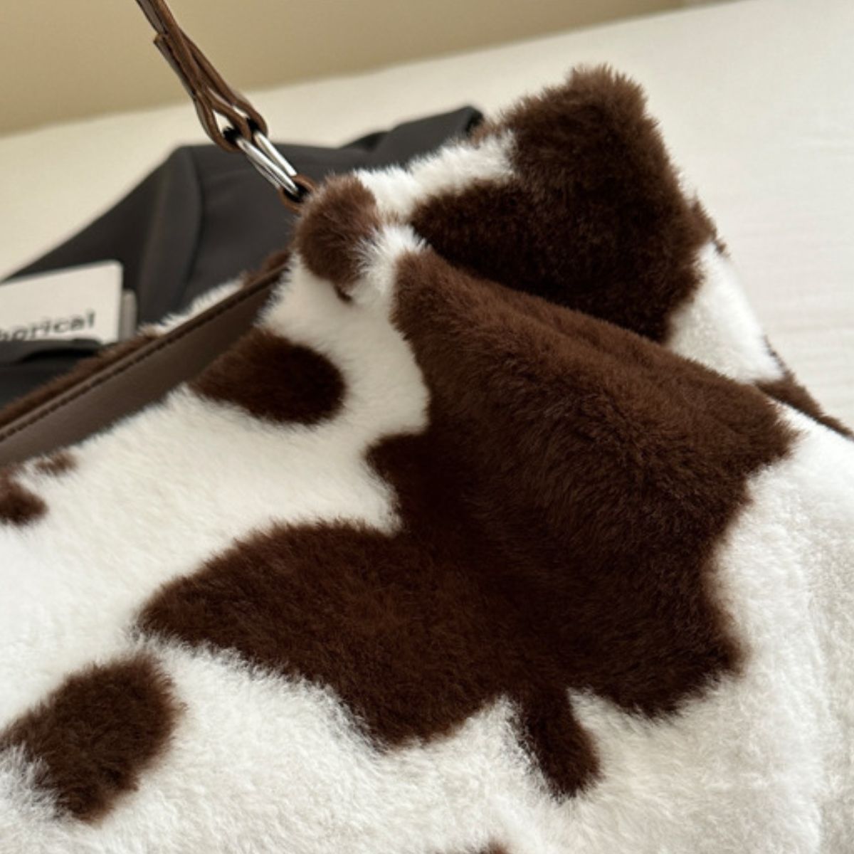 TR-10070063473 Cow Print Furry Tote Bag