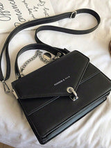 TR-10070047318 Bolso de mano con cadena de cuero sintético y correa de hombro desmontable